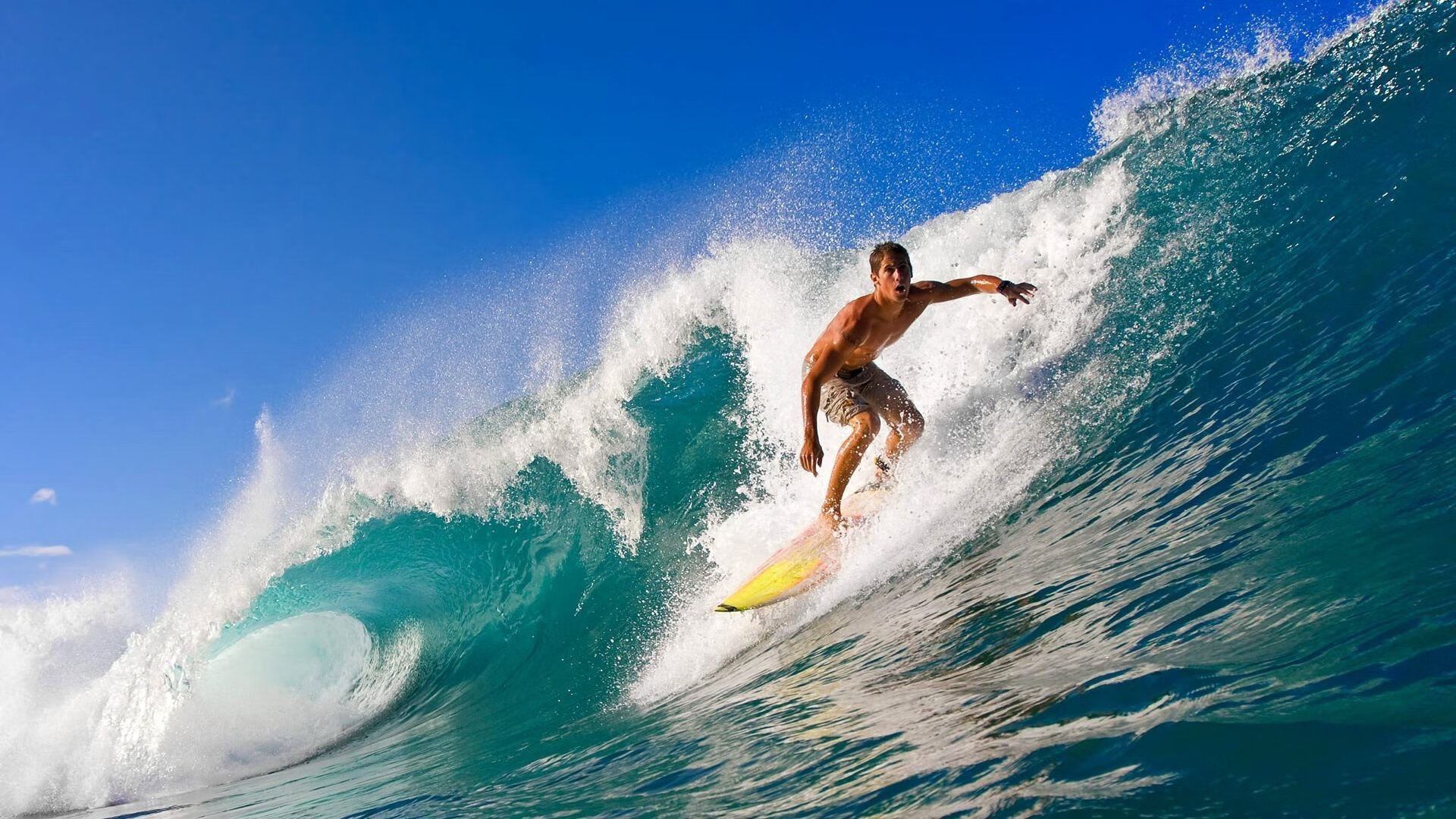 “一场比赛两分钟热血燃起，英雄时刻定格历史”，一场比赛90分钟